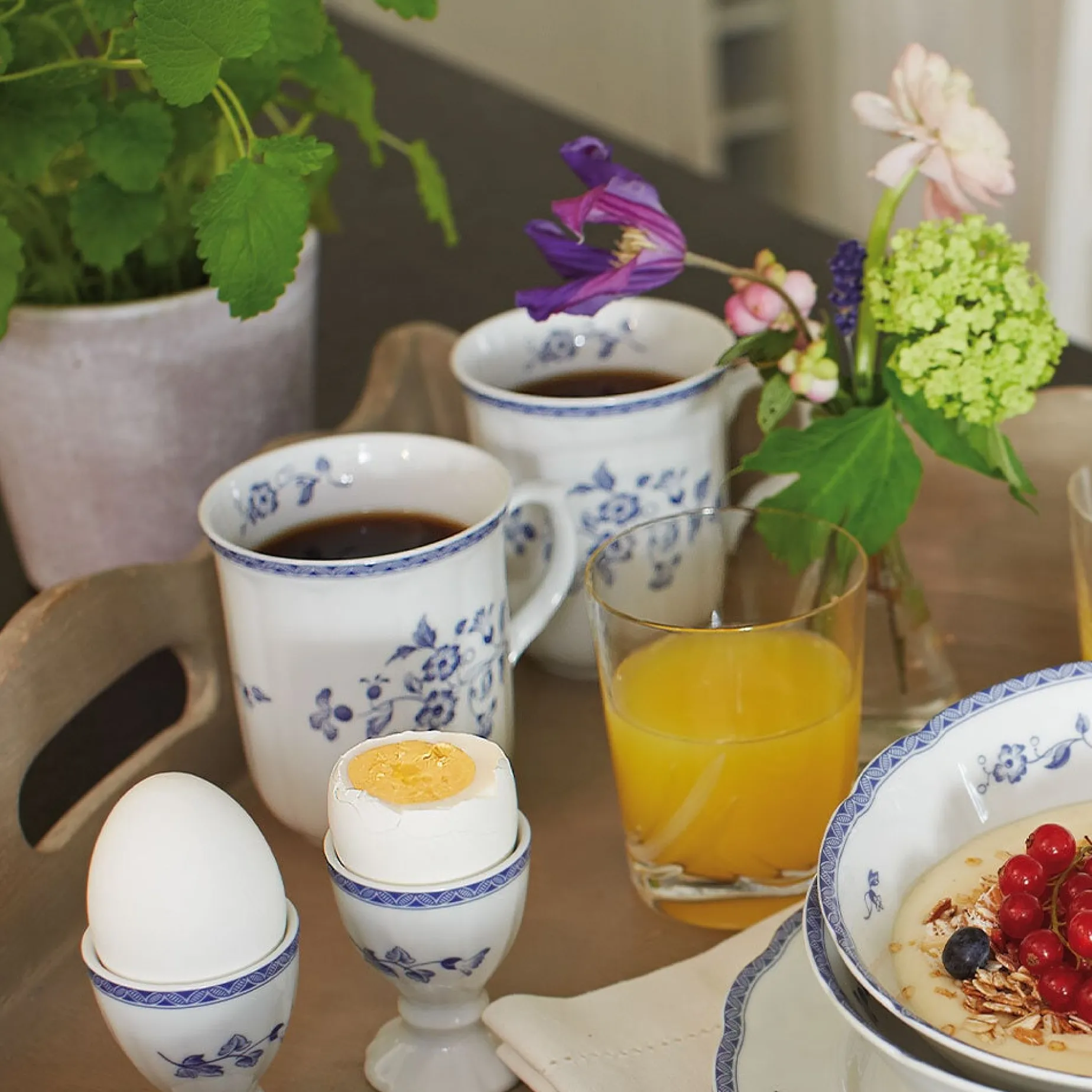 Blå Herregård frokostsett i 12 deler Fyrklövern