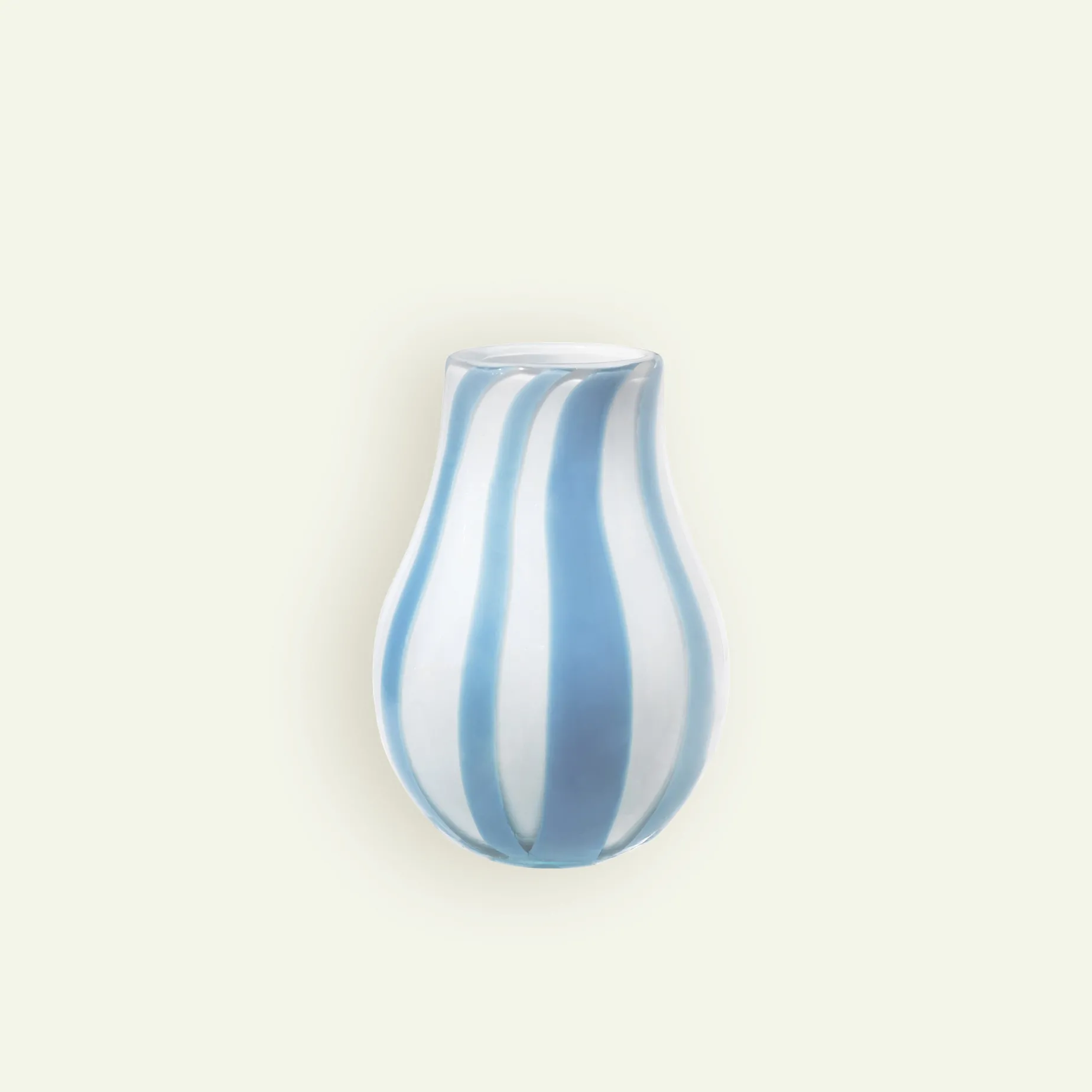 Broste Copenhagen Ada Stripe vase 15,5 x 22,5 cm, Air Blue Fyrklövern