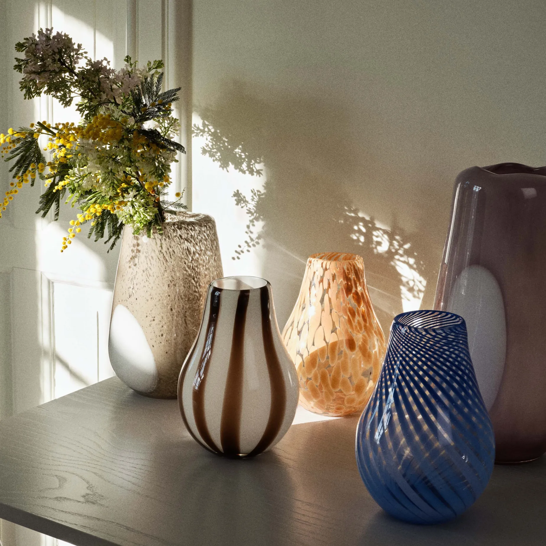 Broste Copenhagen Ada Stripe vase 15,5 x 22,5 cm, Taupe Warm Grey Fyrklövern