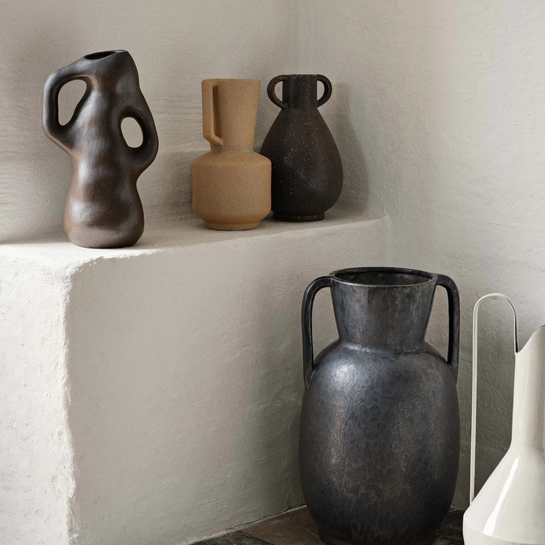 Broste Copenhagen Isolde vase 21 x 35 cm, Antique Brown Fyrklövern