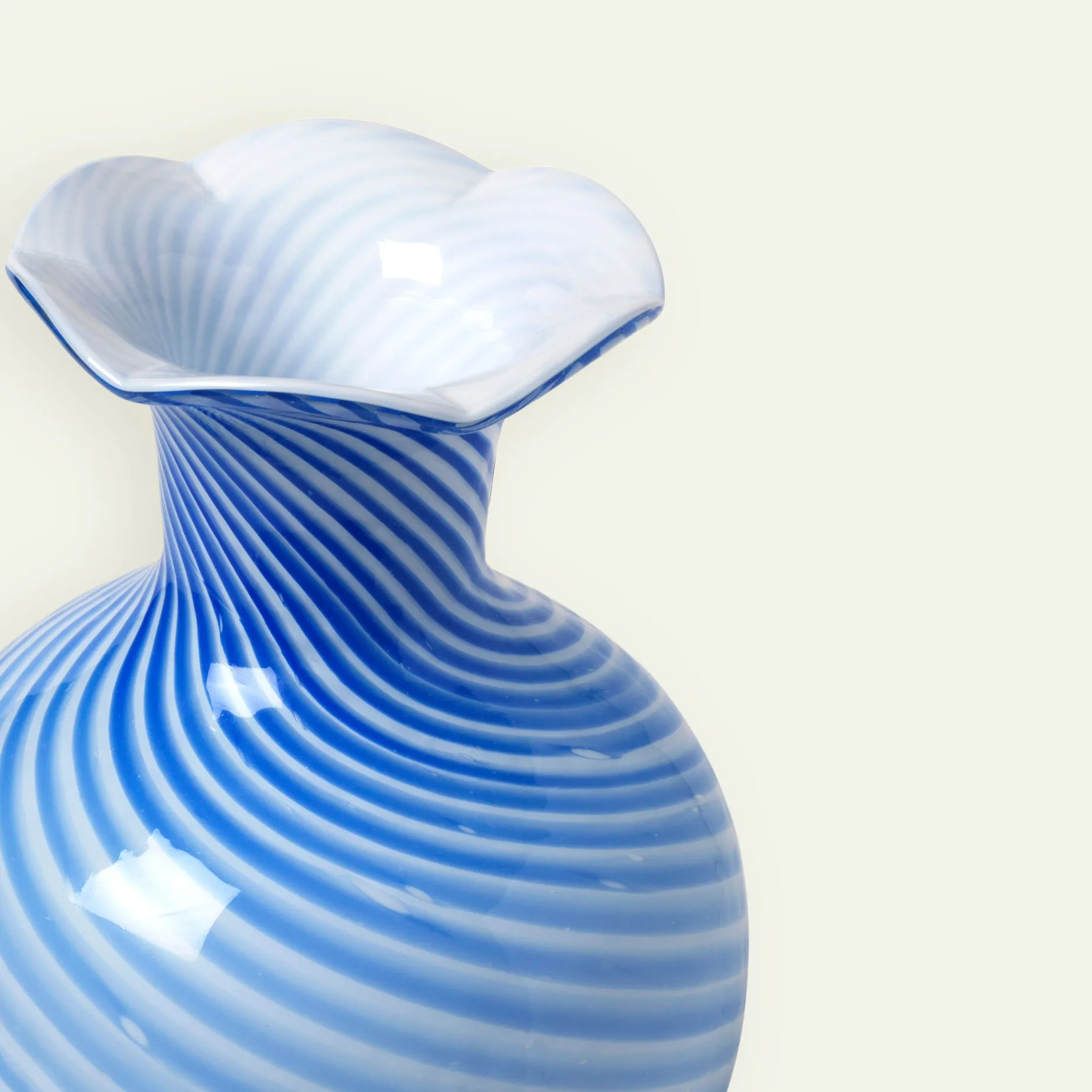 Broste Copenhagen Mella vase 17,5 x 30 cm, Intense Blue Fyrklövern