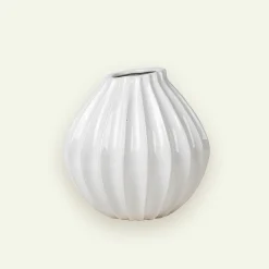 Broste Copenhagen Wide vase 25 x 25 cm, Ivory Fyrklövern