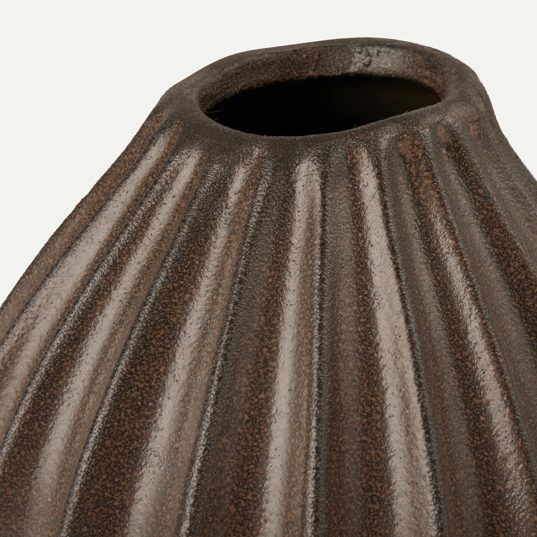 Broste Copenhagen Wide vase 15 x 15 cm, Antique Brown Fyrklövern