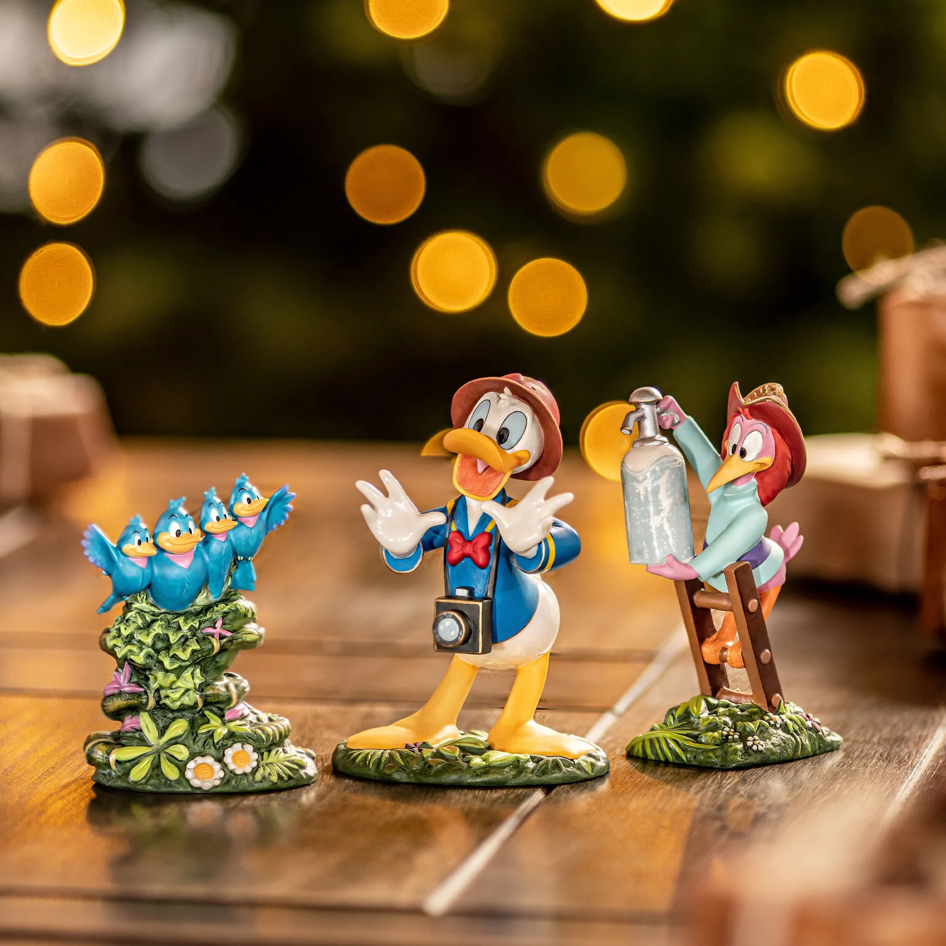 Disneys Juleshow - Donald og Aracuaen med kolibrier Fyrklövern