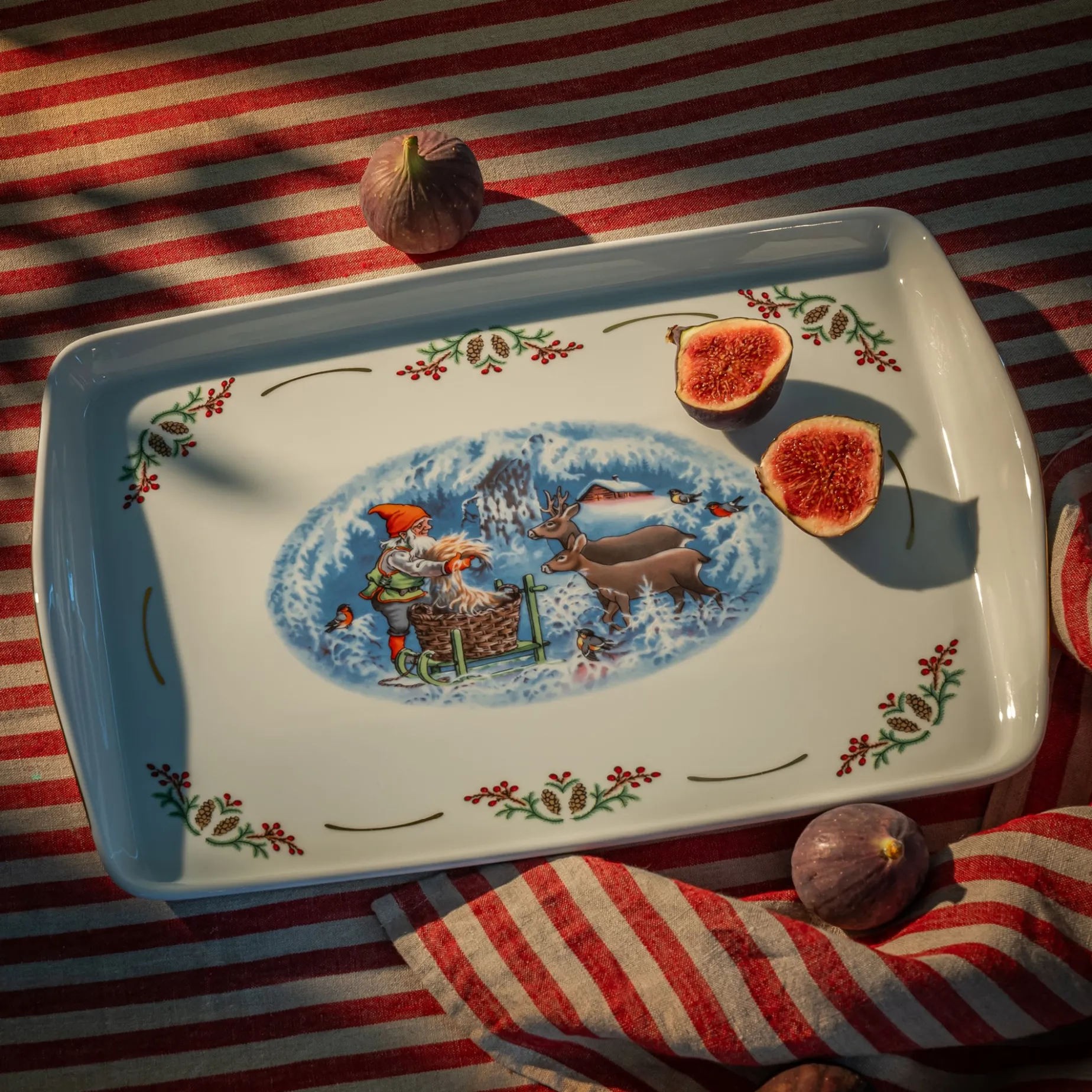 Gammeldags Jul serveringsfat 39 x 27 cm Fyrklövern