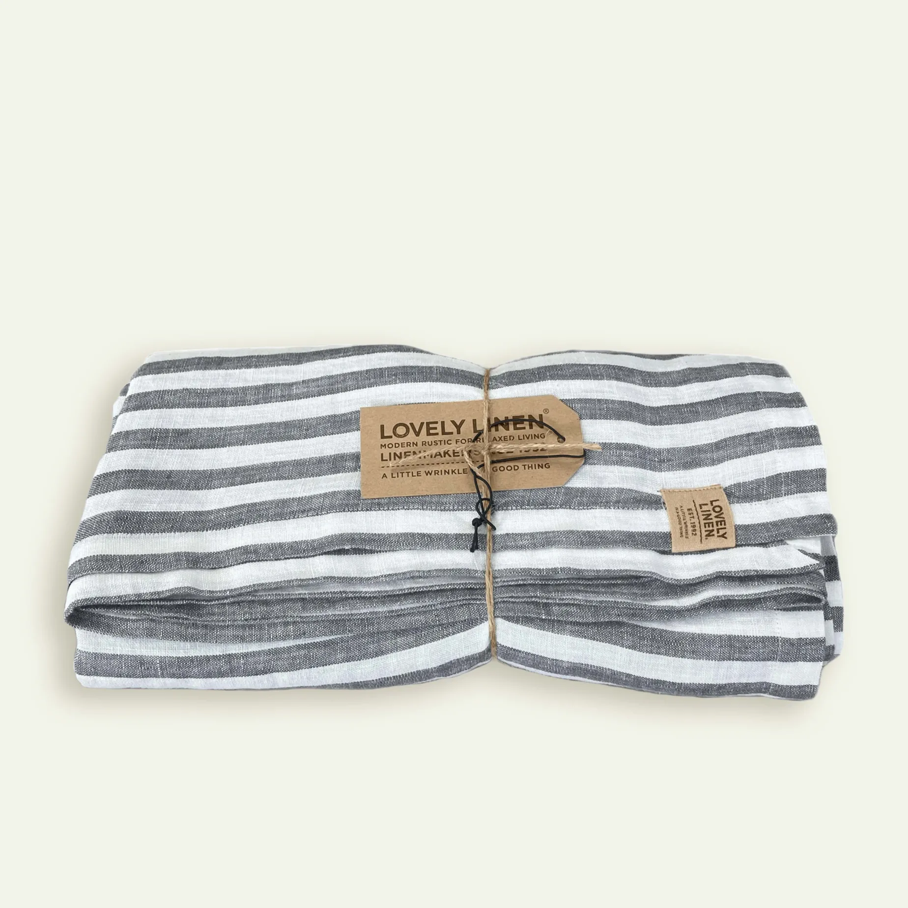Lovely Linen Misty duk 145 x 250 cm, Stripe Black Fyrklövern
