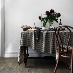 Lovely Linen Misty duk 145 x 250 cm, Stripe Black Fyrklövern
