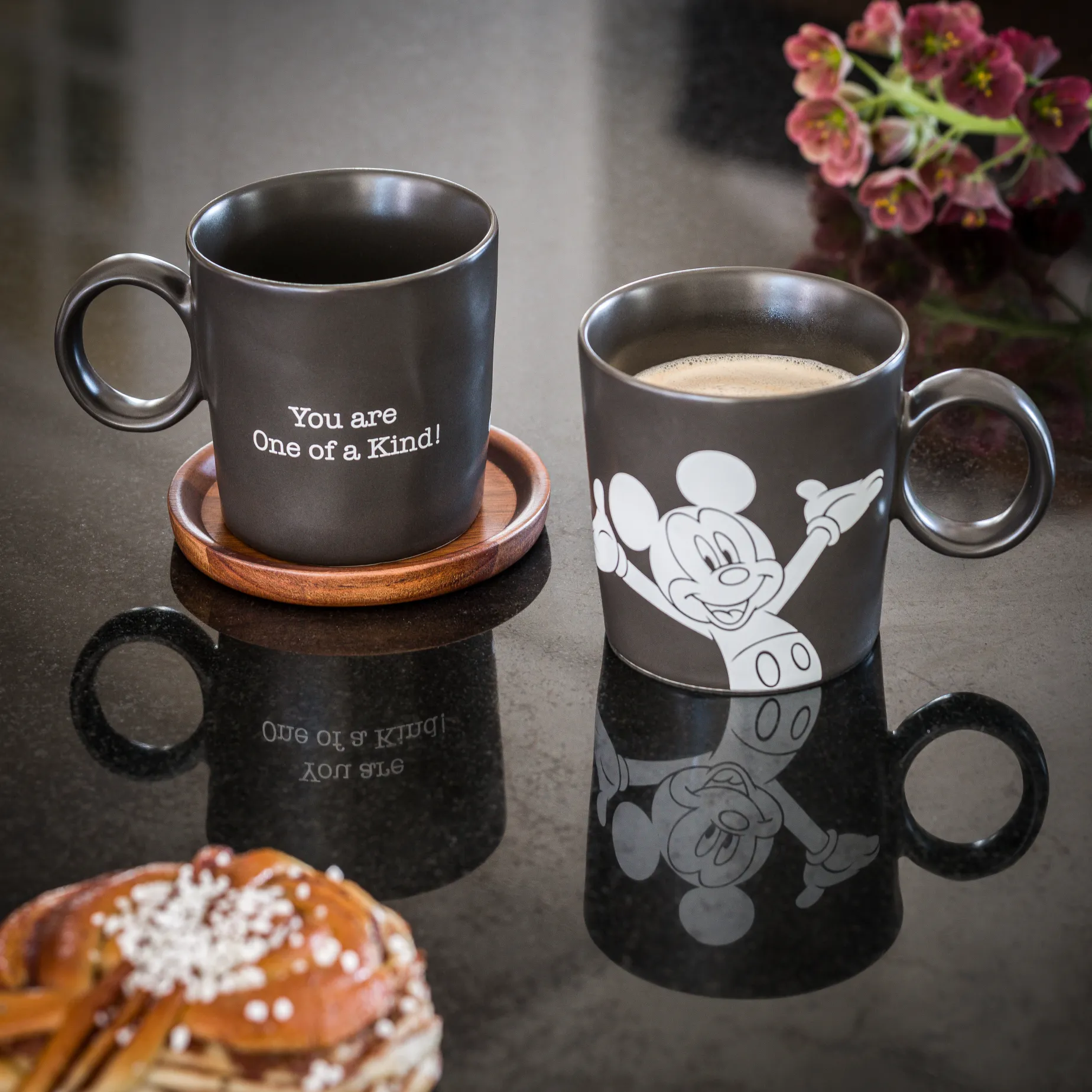 Mickey & Friends Mikke Mus krus 32 cl , "You are One of a Kind!" Fyrklövern