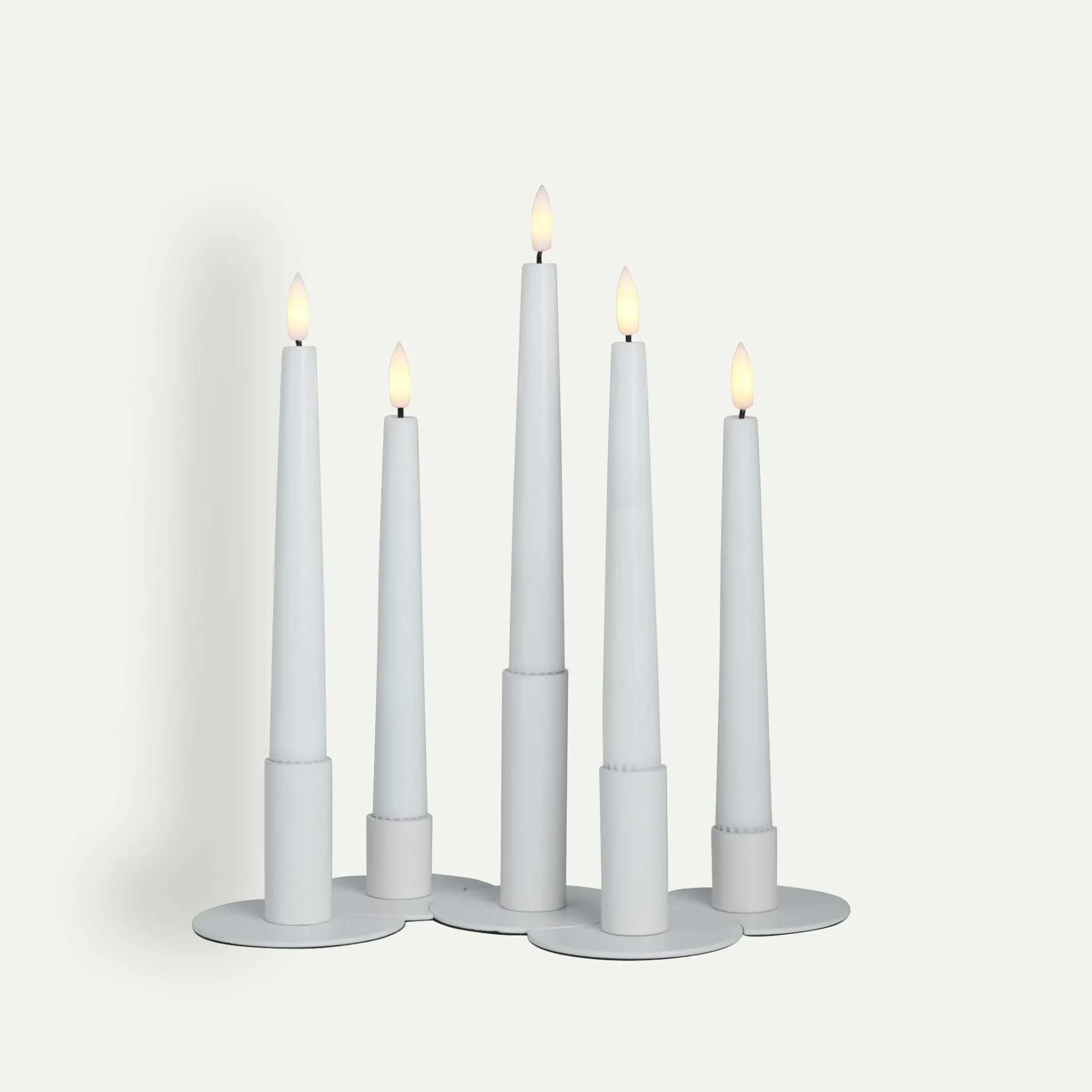 Watt & Veke LYKKE lysestake 28 cm, White Fyrklövern